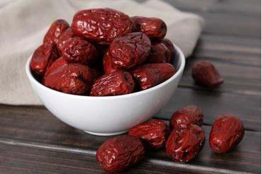 梦到吃瓜吃枣什么预兆,吃瓜吃枣预示着什么？